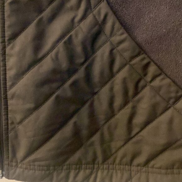 ColumbiaWomen's Black Quilted Vest - Picture 3 of 5